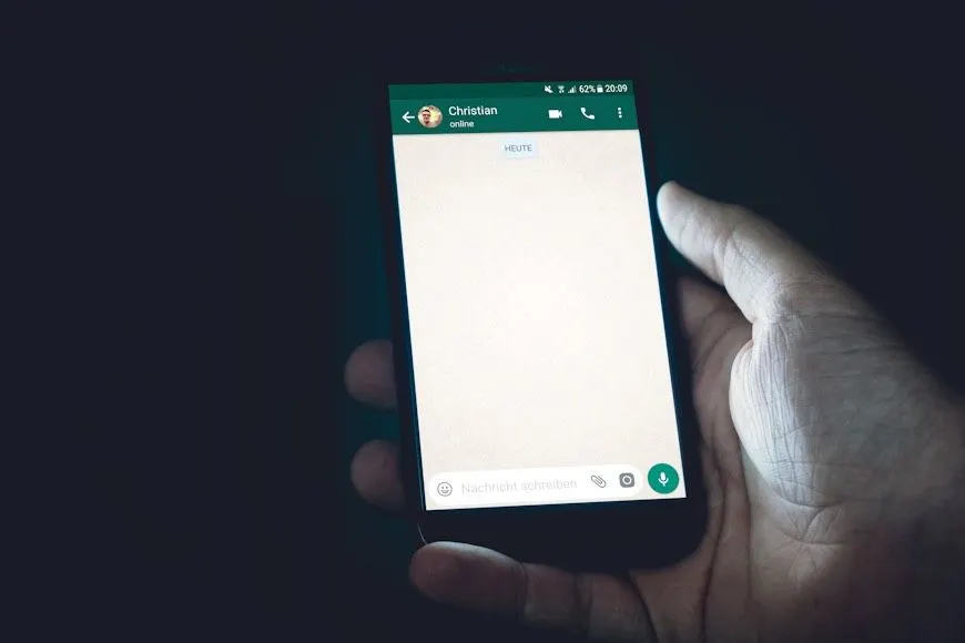 Akhir-akhir ini banyak kasus pengambilan data pribadi dengan cara melakukan penyadapan terhadap aplikasi WhatsApp yang digunakan.