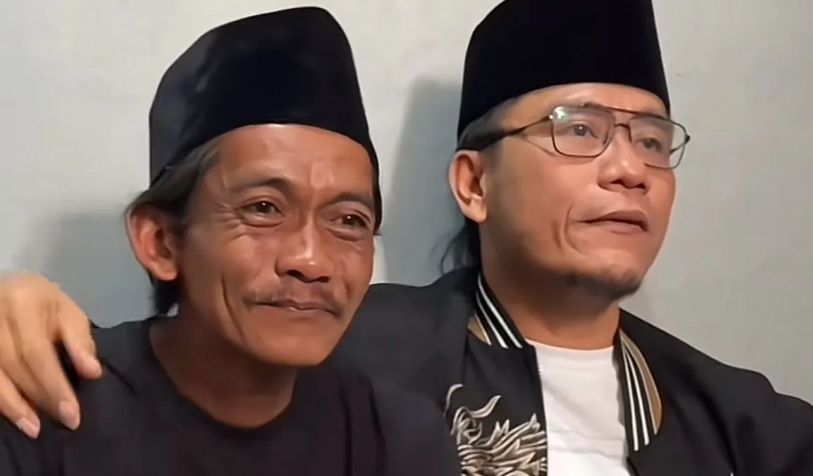 Sunhaji (kiri) dan Gus Miftah.