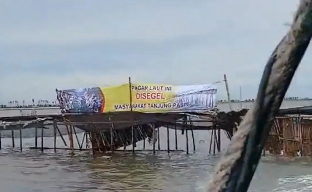Pagar laut 30 km di Tangerang