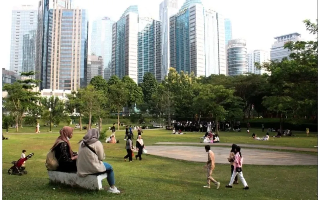 Mulai dari ruang hijau di tengah kota hingga spot bersejarah dan area modern yang Instagramable bisa kalian kunjungi.