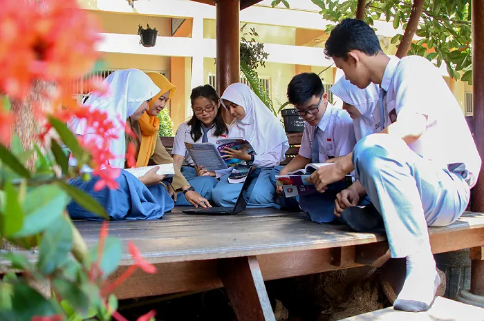 Memasuki awal tahun 2025, sektor pendidikan Indonesia bersiap menghadapi pembaruan sistem Dapodik untuk semester genap.