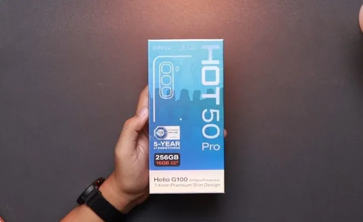 Infinix kembali meramaikan pasar ponsel pintar Indonesia dengan meluncurkan Infinix Hot 50 Pro pada tahun 2024.