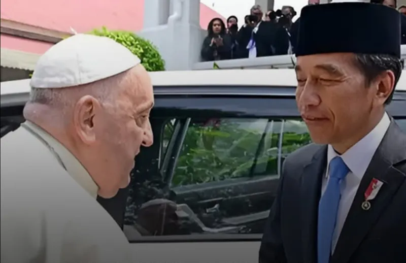 Jelang pemakaman Paus Fransiskus, Joko Widodo mendapat sorotan karena masuk dalam daftar utusan pemerintah Indonesia yang hadir ke Vatikan.