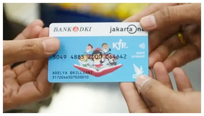 Bonus tambahan selain PKH dan BPNT adalah Bantuan Program Indonesia Pintar (PIP) untuk anak-anak KPM yang bersekolah.