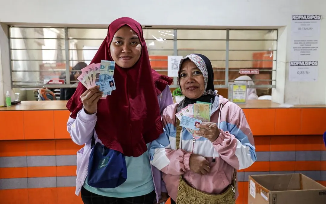 Illustrasi. Warga yang memiliki Kartu Keluarga (KK) atau KTP dengan ciri-ciri tertentu berpeluang memperoleh bantuan hingga lebih dari Rp3 juta