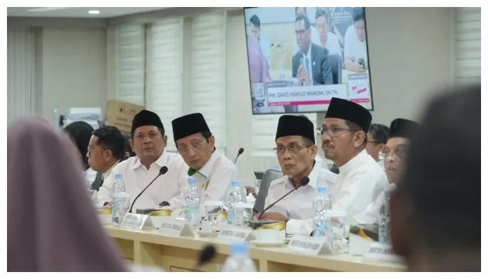 Fokus utama Kemenag adalah meningkatan kesejahteraan guru dengan mengalokasikan dana sebesar Rp897 miliar untuk insentif guru non PNS.