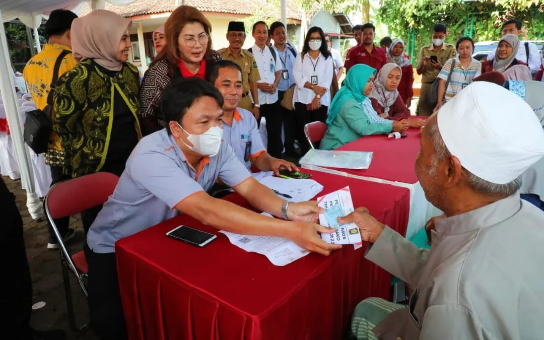 Illustrasi. Penyaluran bantuan sosial tahap kedua telah melalui sejumlah tahapan penting, yang dimulai sejak Februari hingga April 2025