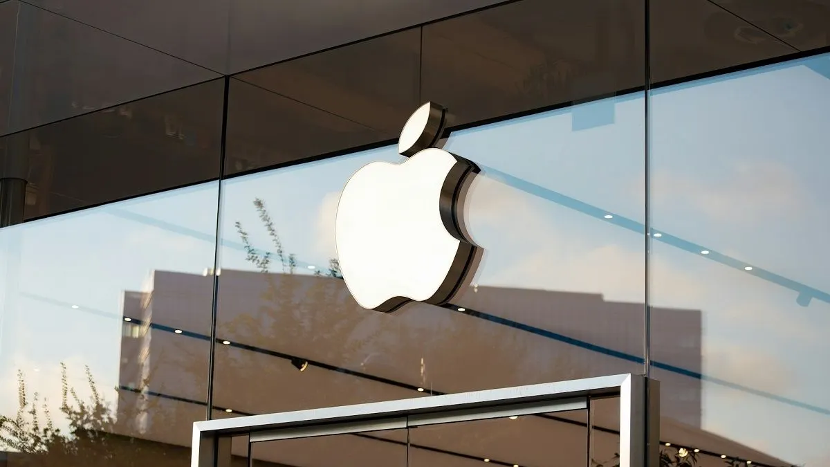Ketua Komisi VII DPR RI, Sandulai, memberikan pernyataan tegas mengenai rencana investasi Apple senilai Rp15,8 triliun di Indonesia.