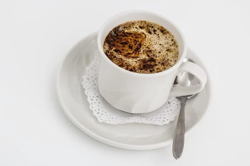 Kopi kemasan sering menjadi sorotan terkait isu kesehatan, terutama kekhawatiran bahwa konsumsi minuman ini memicu gagal ginjal.