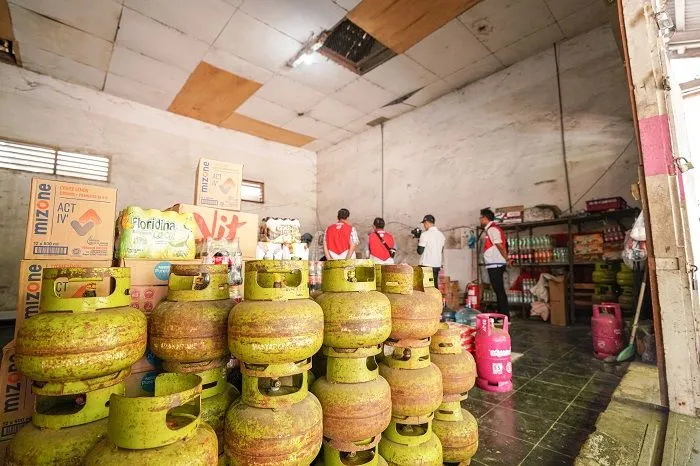 Kebijakan pemerintah terkait distribusi gas elpiji kurang berpihak kepada kebutuhan dan kondisi riil yang terjadi di tengah masyarakat.