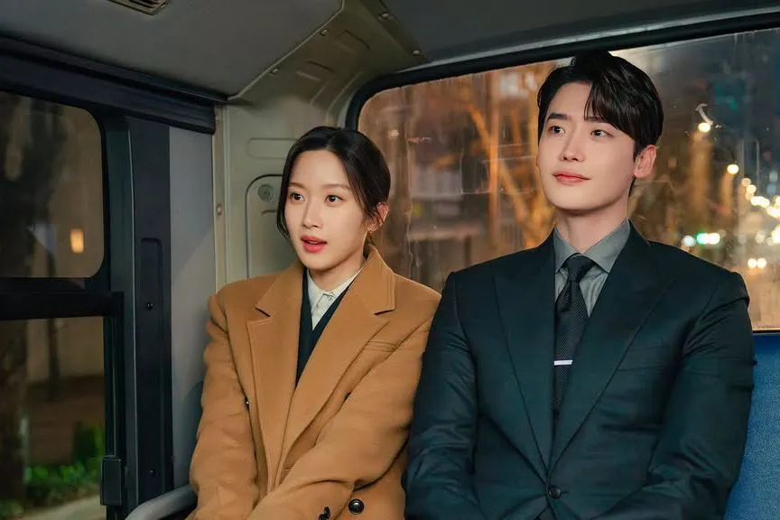 Rating Drama Korea 'Law and The City' Naik Terus, Lee Jong Suk dan Mun Ka Young Kompak Bikin Penonton Baper!