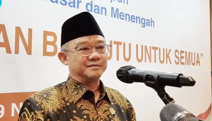 Menteri Pendidikan Abdul Mu'ti menegaskan bahwa Kementerian Pendidikan saat ini belum ambil keputusan tentang kebijakan UN.