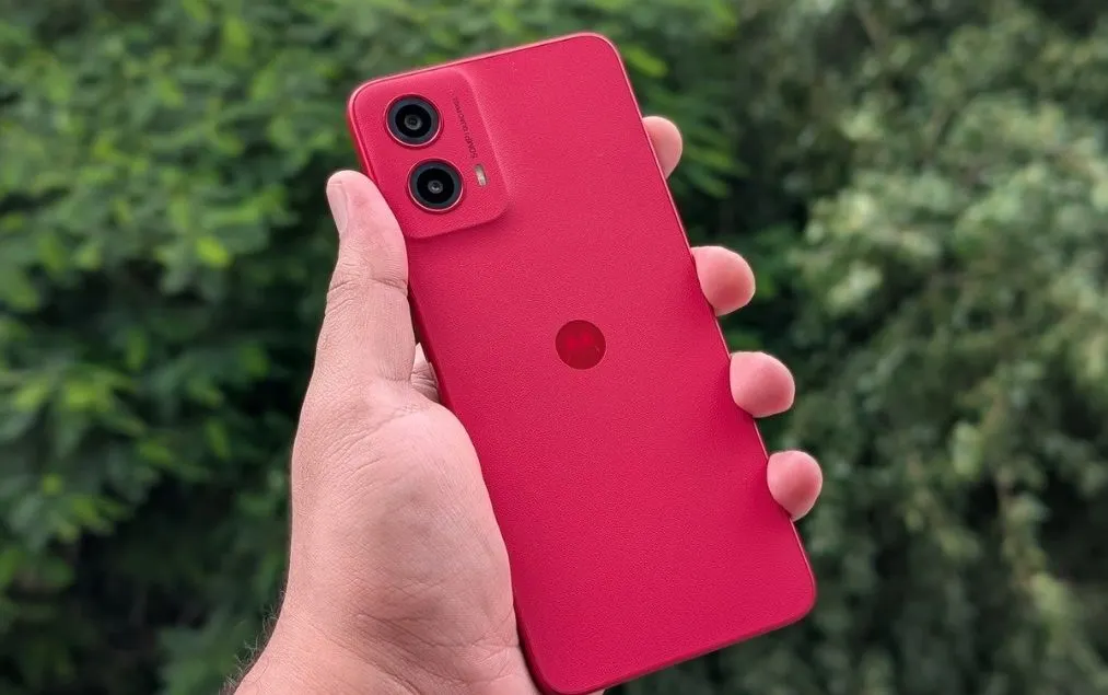 Motorola membuat langkah berani dengan kembali ke pasar Indonesia setelah 8 tahun absen melalui peluncuran Moto G45 5G di harga Rp2 jutaan.