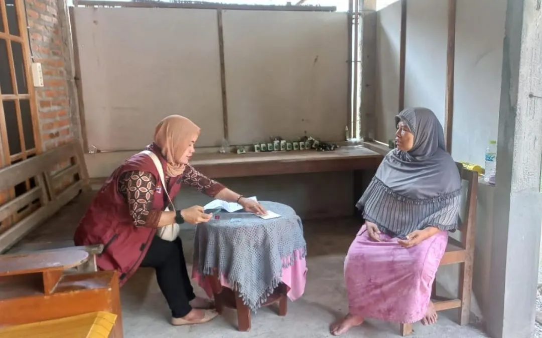 Banyak masyarakat yang sempat kecewa karena rumah mereka tidak dikunjungi petugas survei meski merasa layak menerima bantuan.