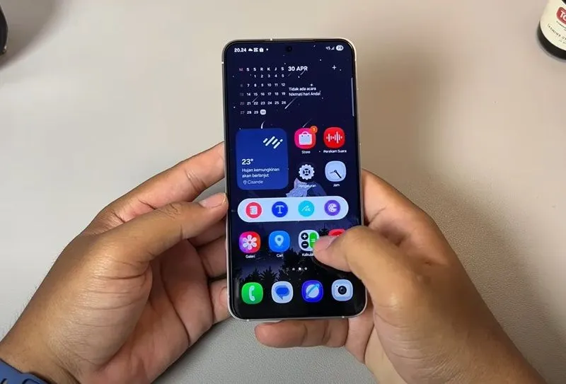 Samsung Galaxy S24 kini hadir dengan sejumlah pembaruan tampilan One UI 7 yang semakin memanjakan penggunanya.