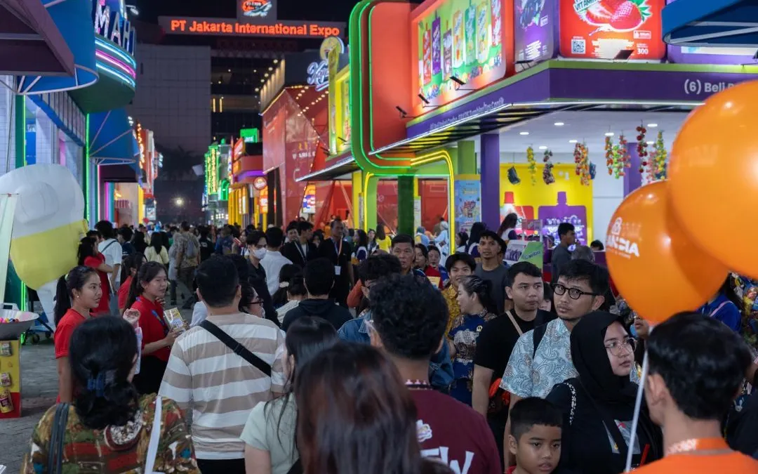 Panduan Lengkap ke Jakarta Fair 2025: Rute Mudah ke JIEXPO Kemayoran dengan TransJakarta, MRT, KRL, dan LRT
