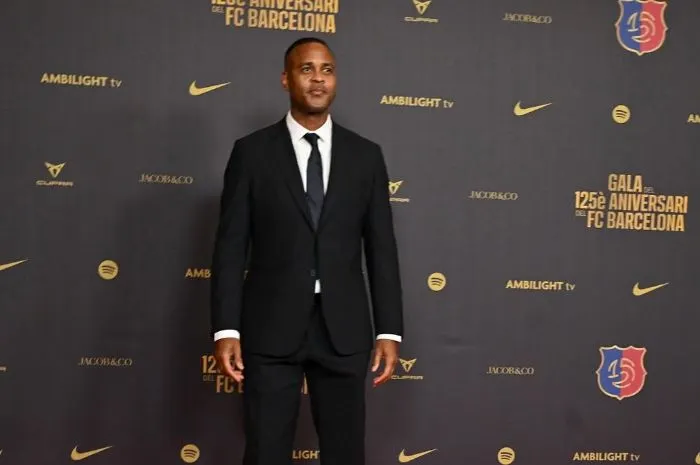 Patrick Kluivert, yang kini berusia 47 tahun ternyata memiliki sejumlah rekam jejak kelam baik dalam kariernya sebagai pemain maupun pelatih