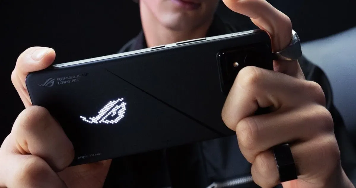 Peluncuran global ROG Phone 9 Series ini membawa dua varian utama, yaitu ROG Phone 9 dan ROG Phone 9 Pro.