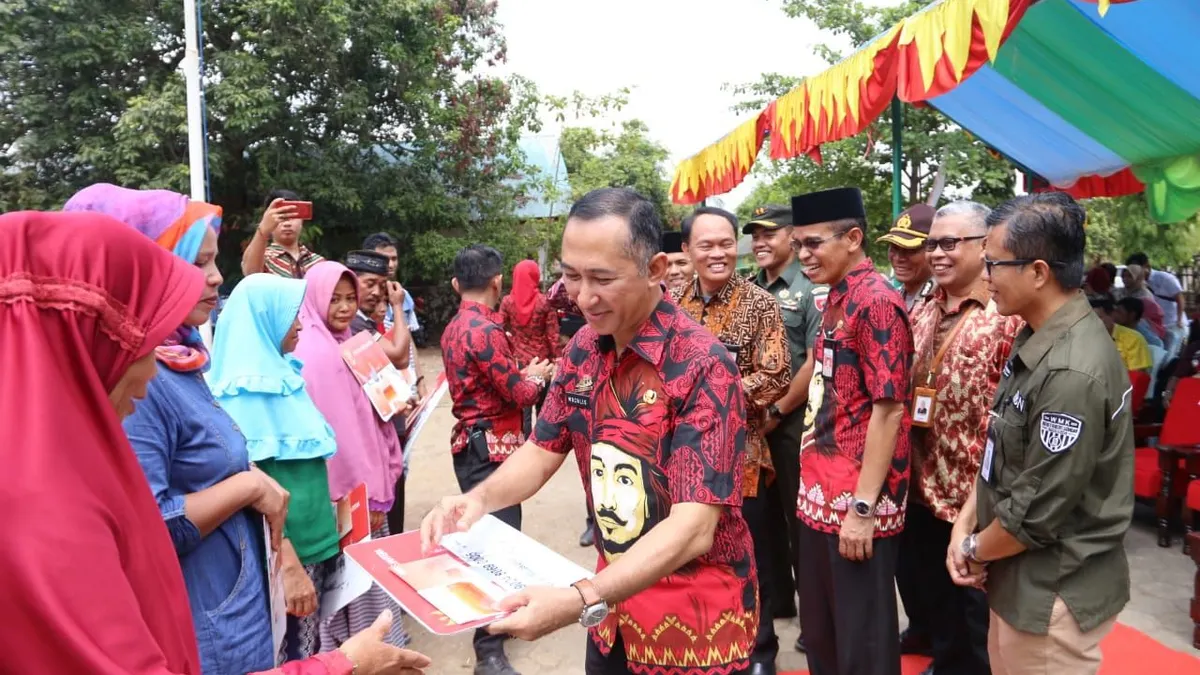 Pemerintah telah memberikan informasi penting mengenai pencairan bantuan Program Keluarga Harapan (PKH) dan Bantuan Pangan Non-Tunai (BPNT).
