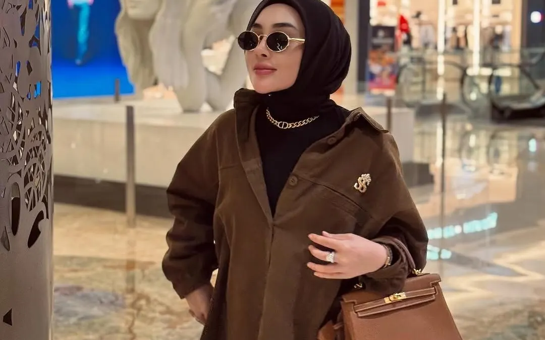 Perseteruan panas antara Dokter Detektif alias Doktif dan selebgram sekaligus pengusaha skincare Shella Saukia yang viral di media sosial menuai sorotan publik.