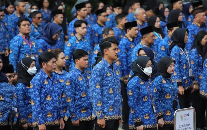 Dalam APBN terdapat kenaikan gaji ASN dan pensiunan sebesar 12%, dengan kenaikan gaji pokok 7,9 menjadi 8,4 dan komponen tunjangan kinerja.
