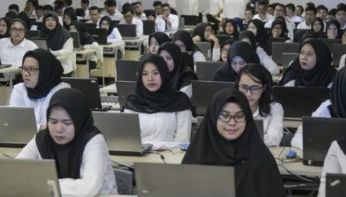 Pengumuman hasil seleksi PPPK Guru 2024 menimbulkan banyak pertanyaan di kalangan pelamar khususnya yang dapat kode R2 atau R3.