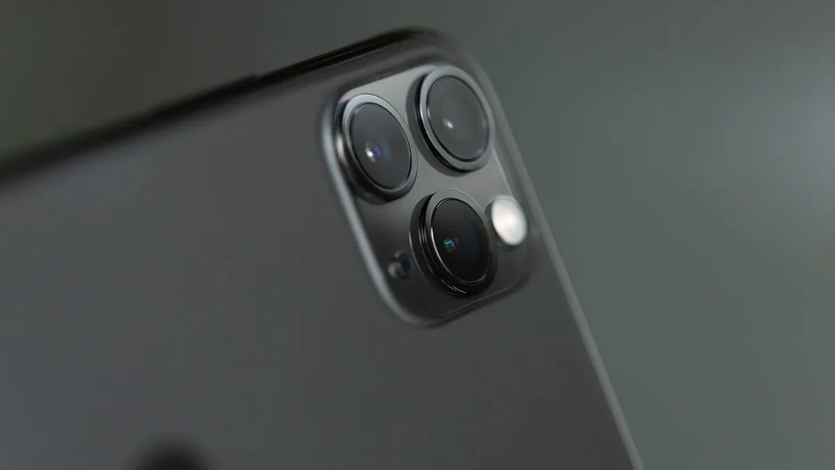 Punya banyak pilihan series, berikut ini adalah rekomendasi iPhone terbaik untuk kamu yang ingin upgrade smartphone di awal tahun 2025.