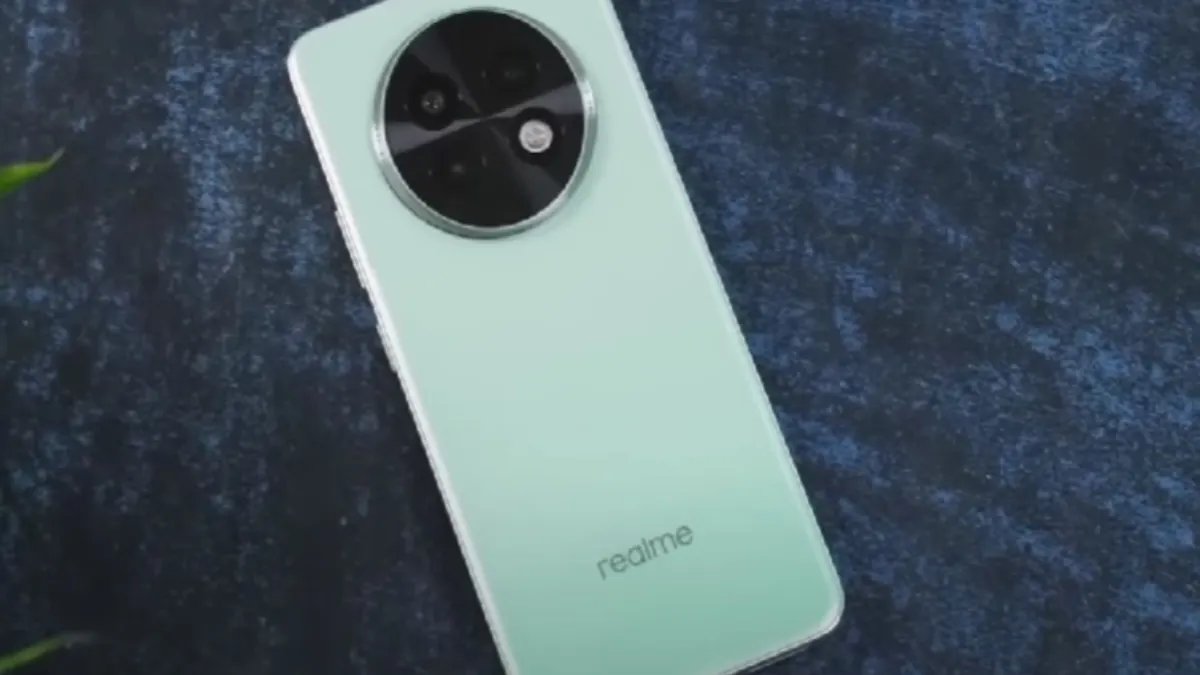 Realme 13 Plus hadir dengan RAM 12 GB dan penyimpanan internal 256 GB yang juga punya performa kencang karena sudah bertipe UFS 3.1.