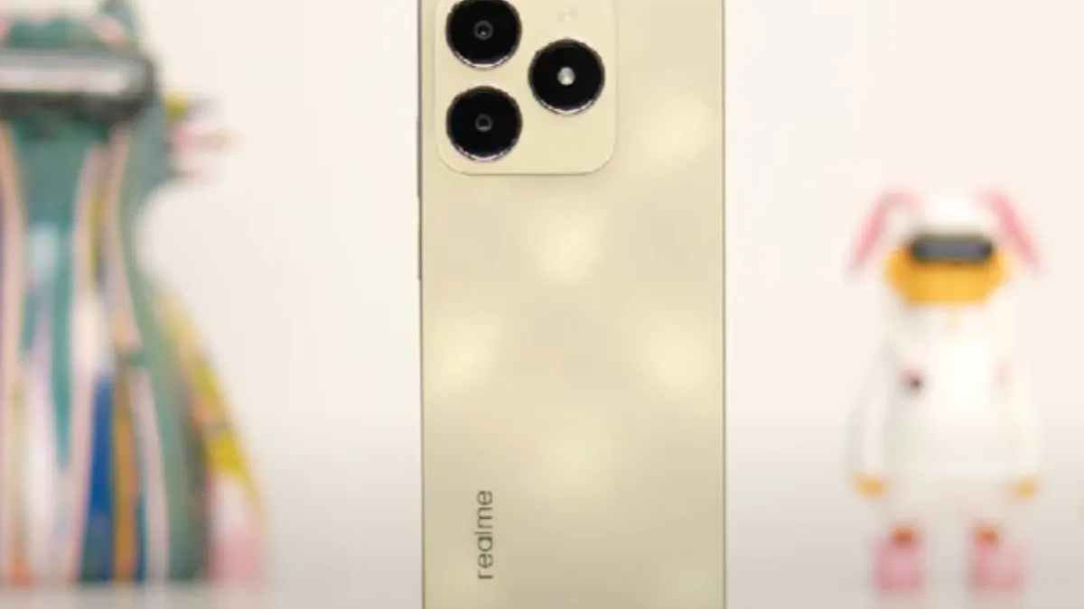 Realme C61.
