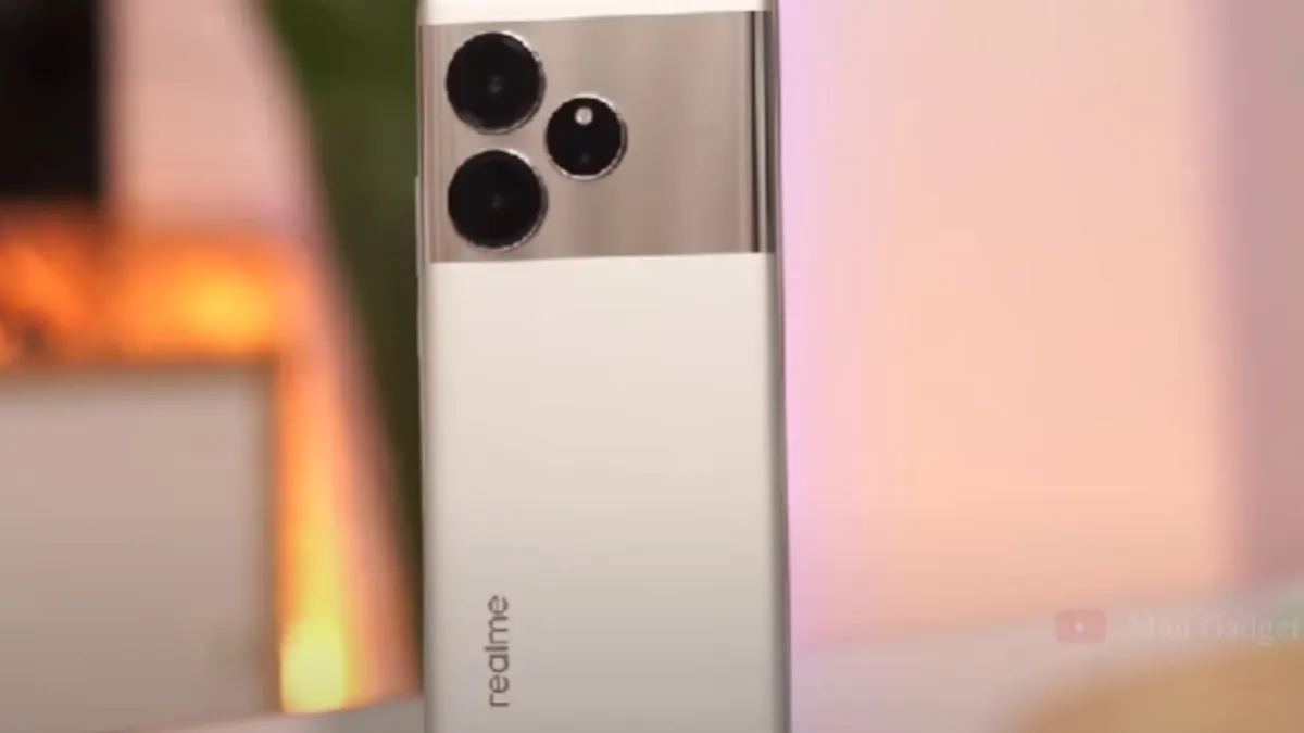Realme GT 6.