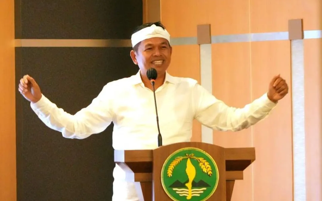 Gubernur Jawa Barat, Dedi Mulyadi, kembali menjadi pusat perhatian setelah dijuluki &quot;Gubernur Lambe Turah&quot; oleh seorang anggota DPR RI.