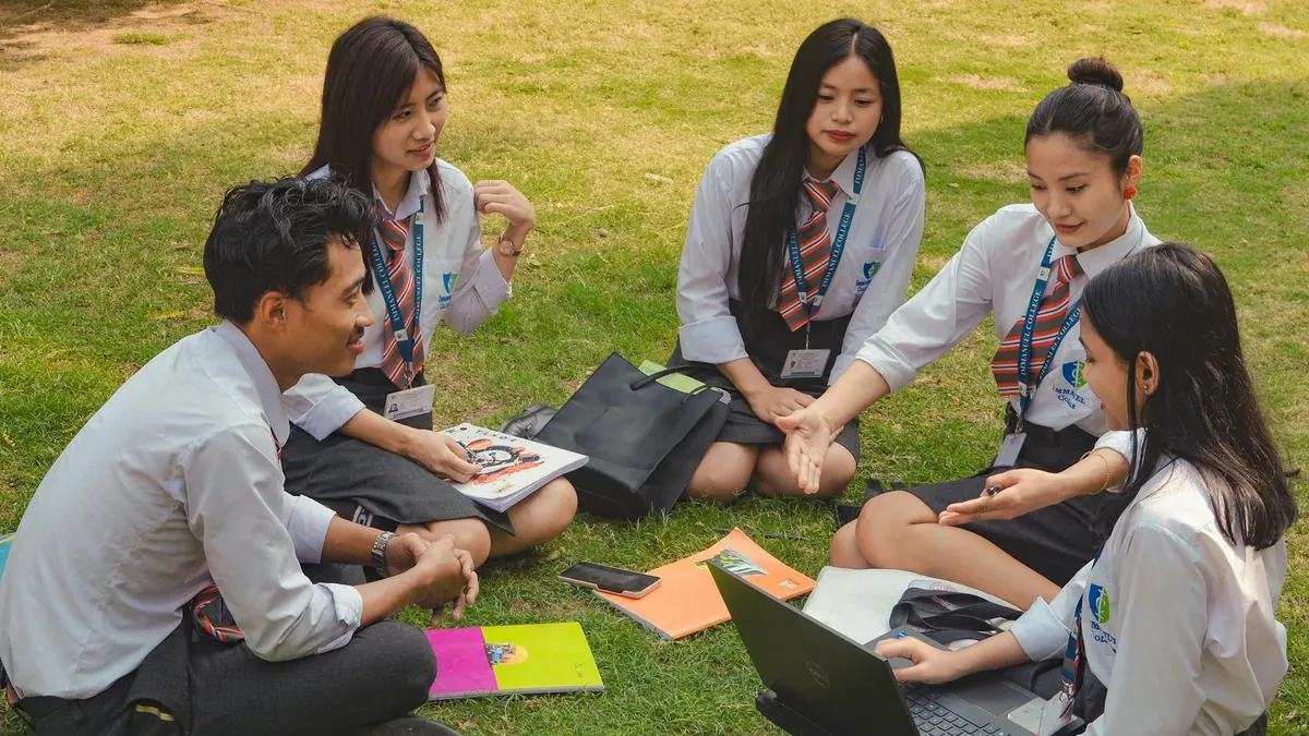 SPMB Jatim 2025 Tahap 3 Dibuka Hari Ini, Cek Panduan Lengkap Daftar Online Jalur Domisili SMA/SMK