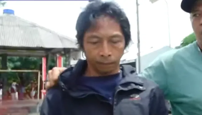 Karena perasaan dendam yang tak terbendung akhirnya tersangka membunuh korban menggunakan pisau dari kandang ayam.