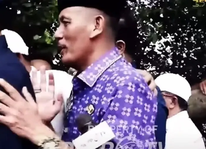 Di tengah kontroversi terkait proyek pagar laut, Kepala Desa Kohod, Arsin bin Sanip, menjadi sorotan publik dan DPR.