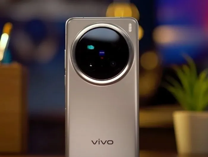 Apakah kini Samsung S25 Ultra harus waspada? Ini dia spesifikasi dan fitur andalan dari Vivo X200 yang siap bersaing di kelas atas.