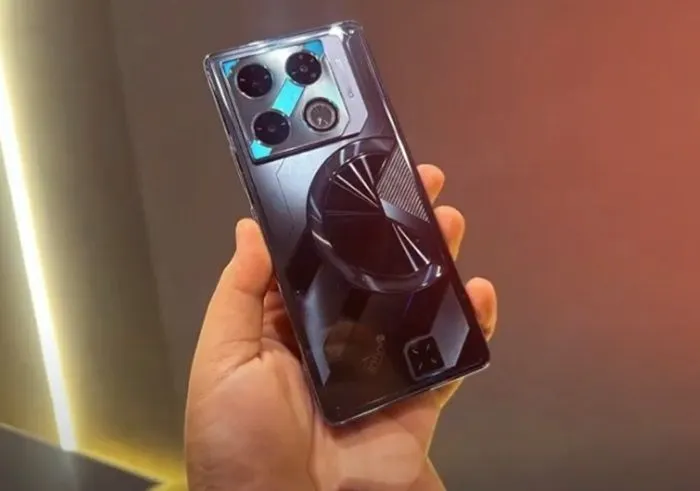 Infinix GT 30 Pro akhirnya resmi masuk ke pasar Indonesia, membawa gebrakan baru bagi para penggemar HP gaming.