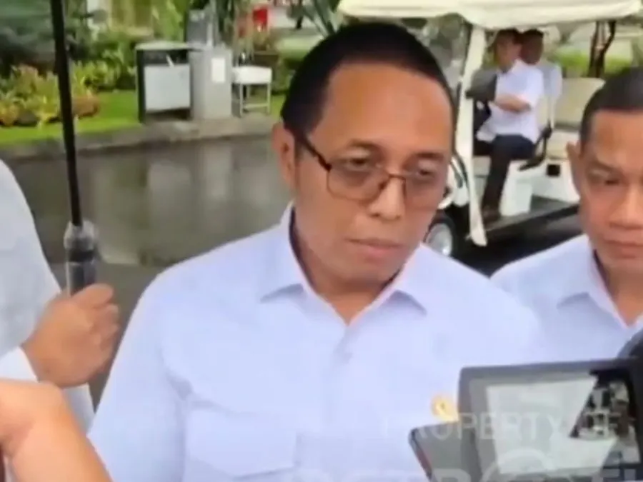 Hasan Nasbi resmi mengundurkan diri dari jabatannya sebagai Kepala Kantor Komunikasi Presiden (PCO) pada 21 April 2025.