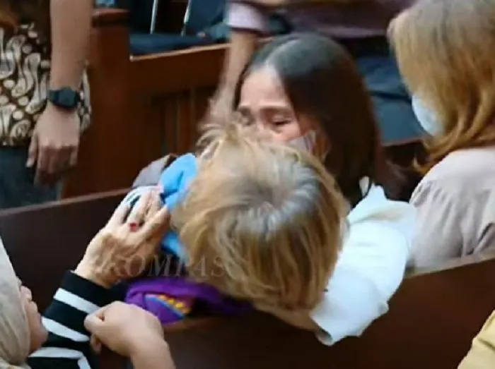 Sidang ini berkaitan dengan putusan vonis atas kasus dugaan korupsi pengelolaan komoditas timah terhadap terdakwa Helena Lim.