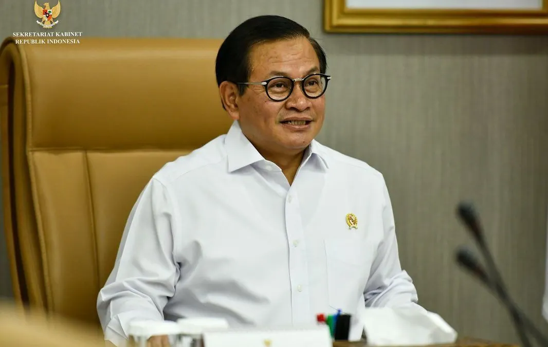 Gubernur DKI Jakarta, Pramono Anung, telah mengeluarkan kebijakan baru yang mengimbau seluruh Aparatur Sipil Negara (ASN) di lingkungan Pemerintah Provinsi (Pemprov) DKI Jakarta untuk menggunakan transportasi umum setiap hari Rabu.