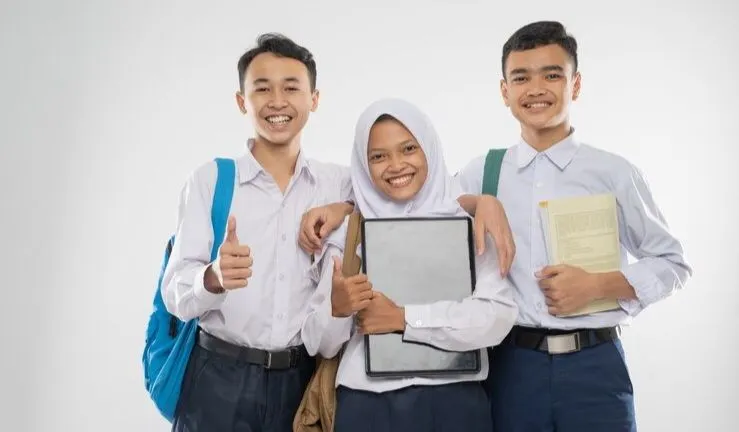 Setelah proses klarifikasi, siswa dapat memeriksa status penerimaan KJP Plus secara online. Langkah-langkahnya sebagai berikut.