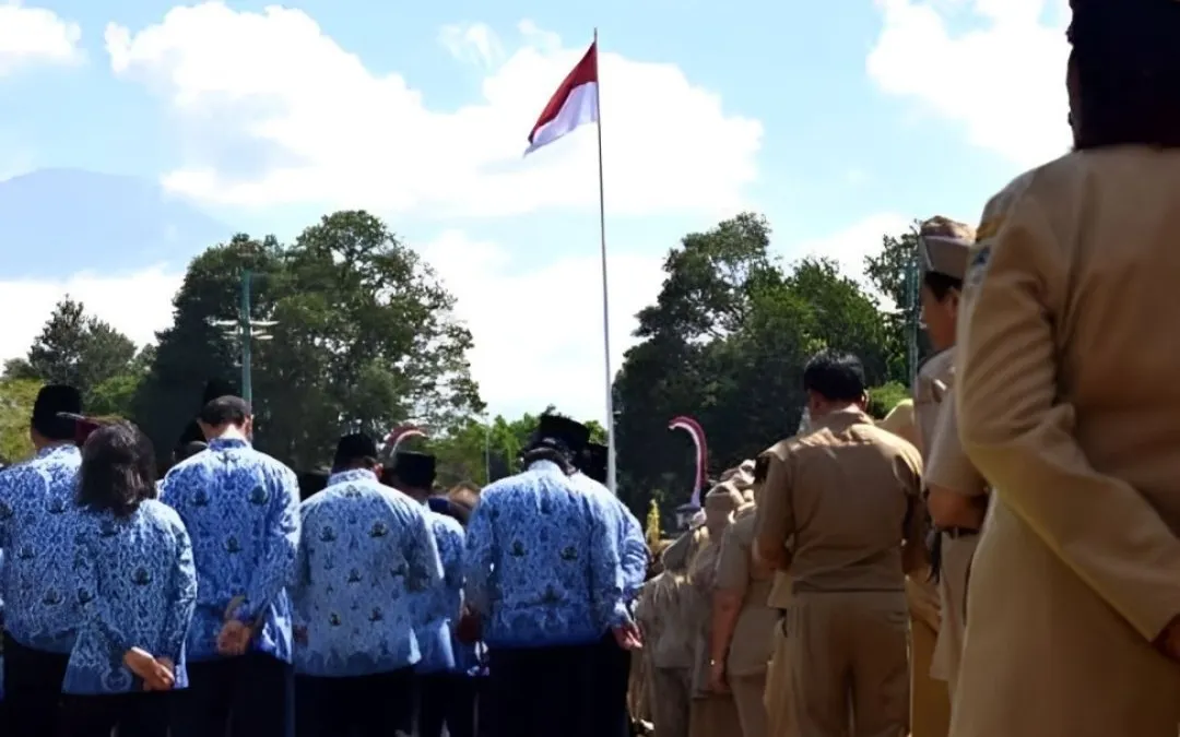 Penghapusan gaji dan tunjangan tersebut kabarnya dilakukan dalam upaya Presiden Prabowo Subianto memangkas anggaran negara.