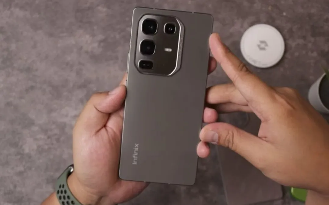 Infinix Note 50 Pro juga sudah mendukung NFC, infrared blaster, serta memiliki sertifikasi IP64 yang membuatnya tahan terhadap debu dan air.