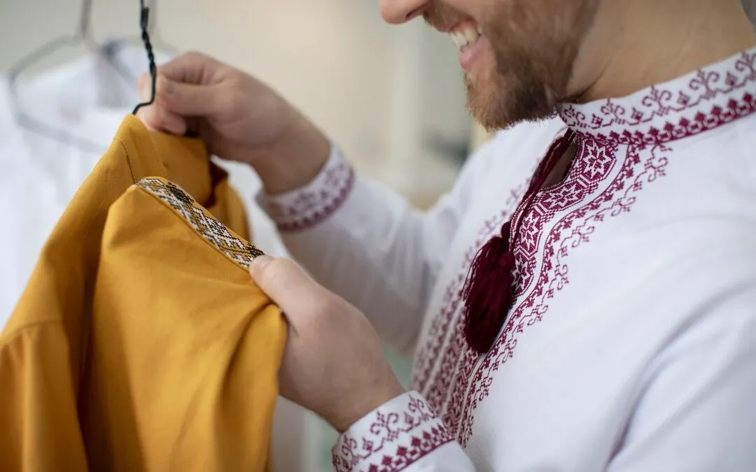 Baju koko tidak hanya identik dengan kesan tradisional, tetapi juga harus nyaman dipakai sepanjang hari, terutama ketika berpuasa.