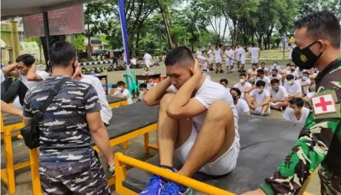 Selain kemampuan akademik dan penalaran otentik, persyaratan lain yang diperlukan saat seleksi sekolah kedinasan adalah tes fisik.