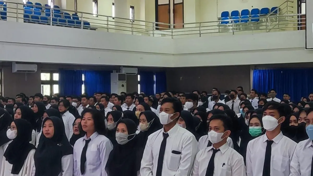 Untuk jalur pertama yang diperuntukkan bagi guru lolos seleksi 2024, pelaksanaan akan dimulai secara bertahap sepanjang tahun 2025.