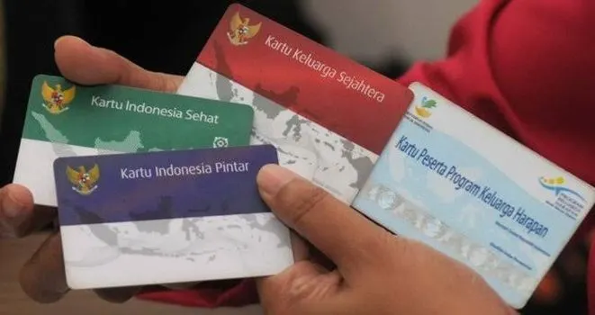 Pemerintah Indonesia telah mengumumkan perubahan signifikan dalam sistem bantuan sosial yang akan diberlakukan pada tahun 2025.