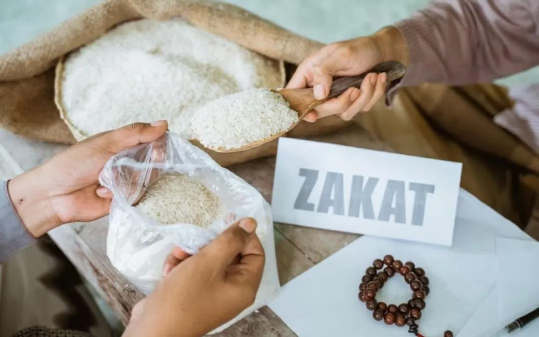 Ilustrasi membayar zakat fitrah.