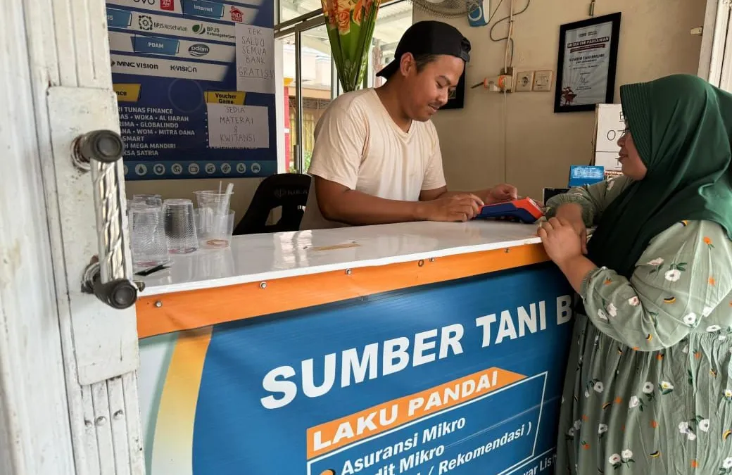 Agen BRILink Jadi Solusi bagi Masyarakat Desa dalam Bertransaksi dan Beroleh Pinjaman.
