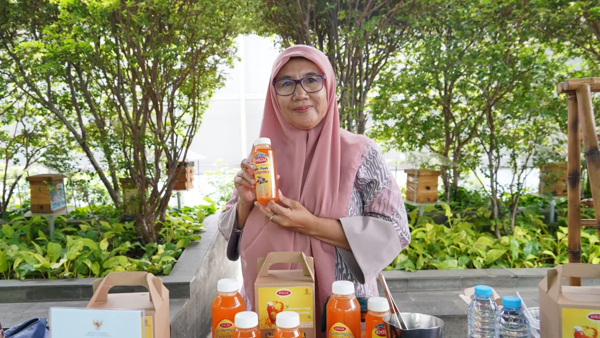 Dibantu PNM, Sirup Rumahan Ibu Enung Kini Bersertifikat Halal dan Semakin Laris
