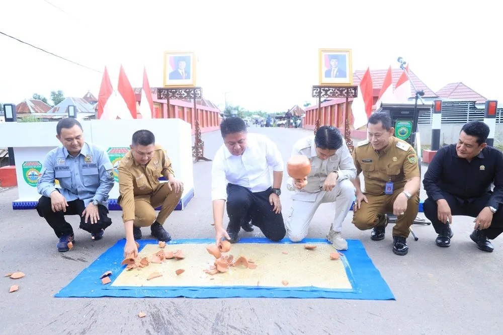 Gubernur Herman Deru Resmikan Operasional Angkutan Penyeberangan KMP Puteri Leanpuri